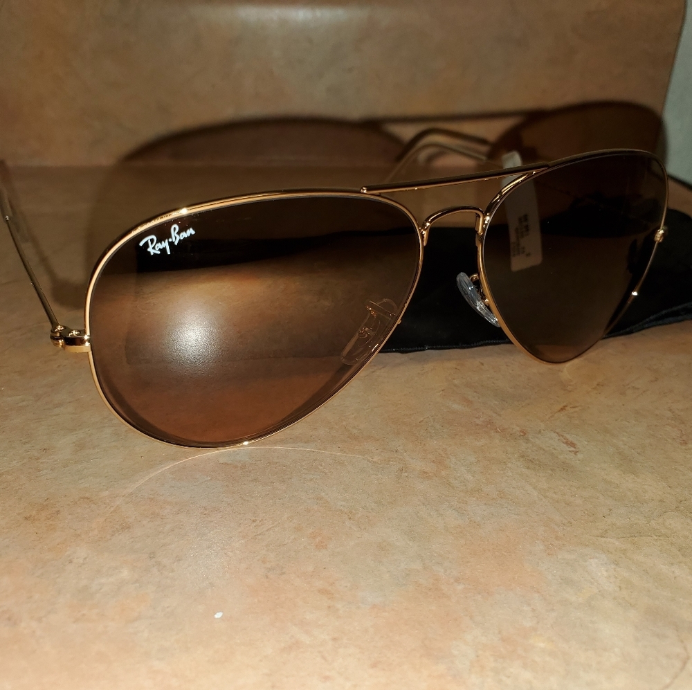 Oversized Unisex Gold Ray Ban Aviators